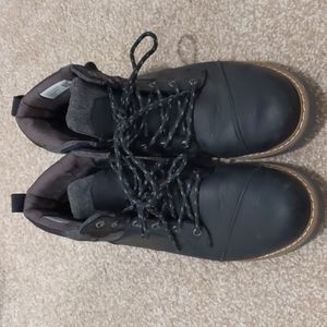 Good Condition Toms Boots - 9.5